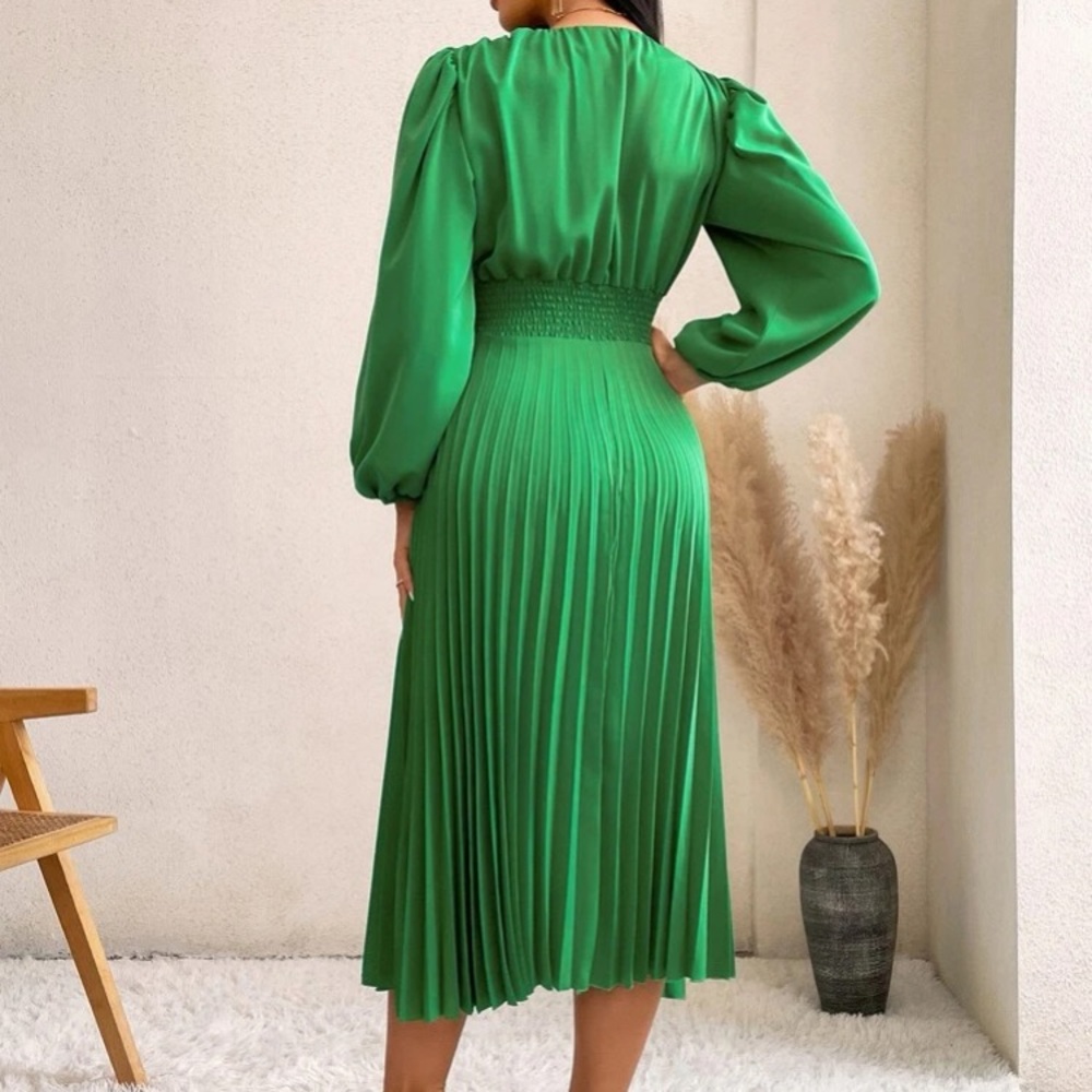 Luxe lantern sleeve pleated dress - Picture 3 of 16